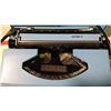 Image 3 : BLUE ROYAL TYPEWRITER