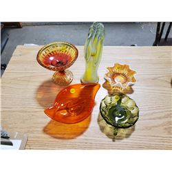 5 PIECES OF DECORATIVE GLASS