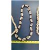 Image 3 : 3 SHELL NECKLACES