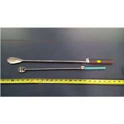 SHOE HORN AND BACK SCRATCHER