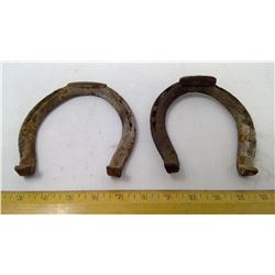 2 HORSE SHOES