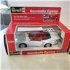 Image 2 : 2 REVELL 1:24 DIE CAST CARS 1963 CORVETTE ROADSTER AND GEMBALLA CYRRUS