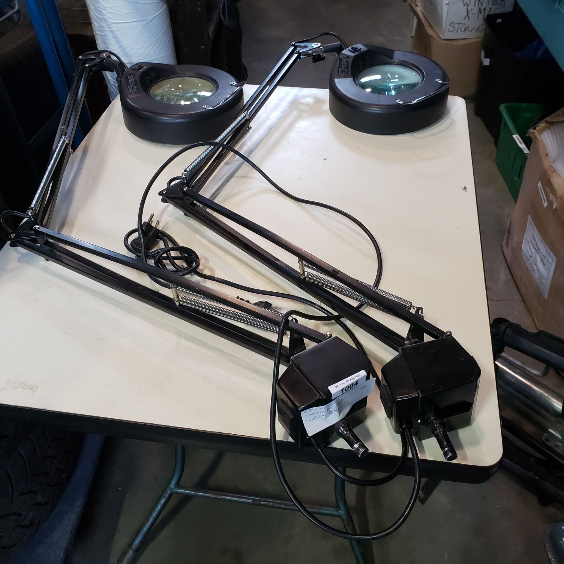2 MAGNIFYING SPRING LOADED ARM LIGHTS W/ OUTLET - Big Valley Auction