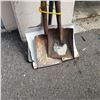 Image 2 : BUNDLE OF SHOVELS