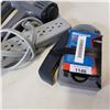 Image 2 : 2 STAPLERS AND POWER BAR