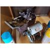 Image 2 : 4 CANS OF SPRAY PAINT - 3 RUSTOLEUM, KIRYLON, AND GARDEN DECOR