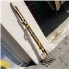 Image 1 : BUNDLE OF PITCHFORKS