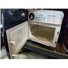 Image 2 : SHARP CAROUSEL MICROWAVE AND MASTERCRAFT HEATER