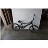Image 1 : BLACK BMX BIKE