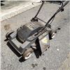 Image 2 : BLACK AND DECKER SERIES 2000 M 2250 ELECTRIC LAWN MOWER - TESTED AND WORKING