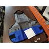 Image 2 : TOTE AND 2 BOXES OF WESTWARD TOOL BIB APRONS