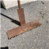 Image 3 : ALL IRON RAKE