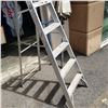 Image 3 : 6FT ALUMINUM A-FRAME LADDER