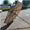 Image 3 : PATIO UMBRELLA