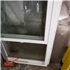 Image 3 : WHITE WINDOW