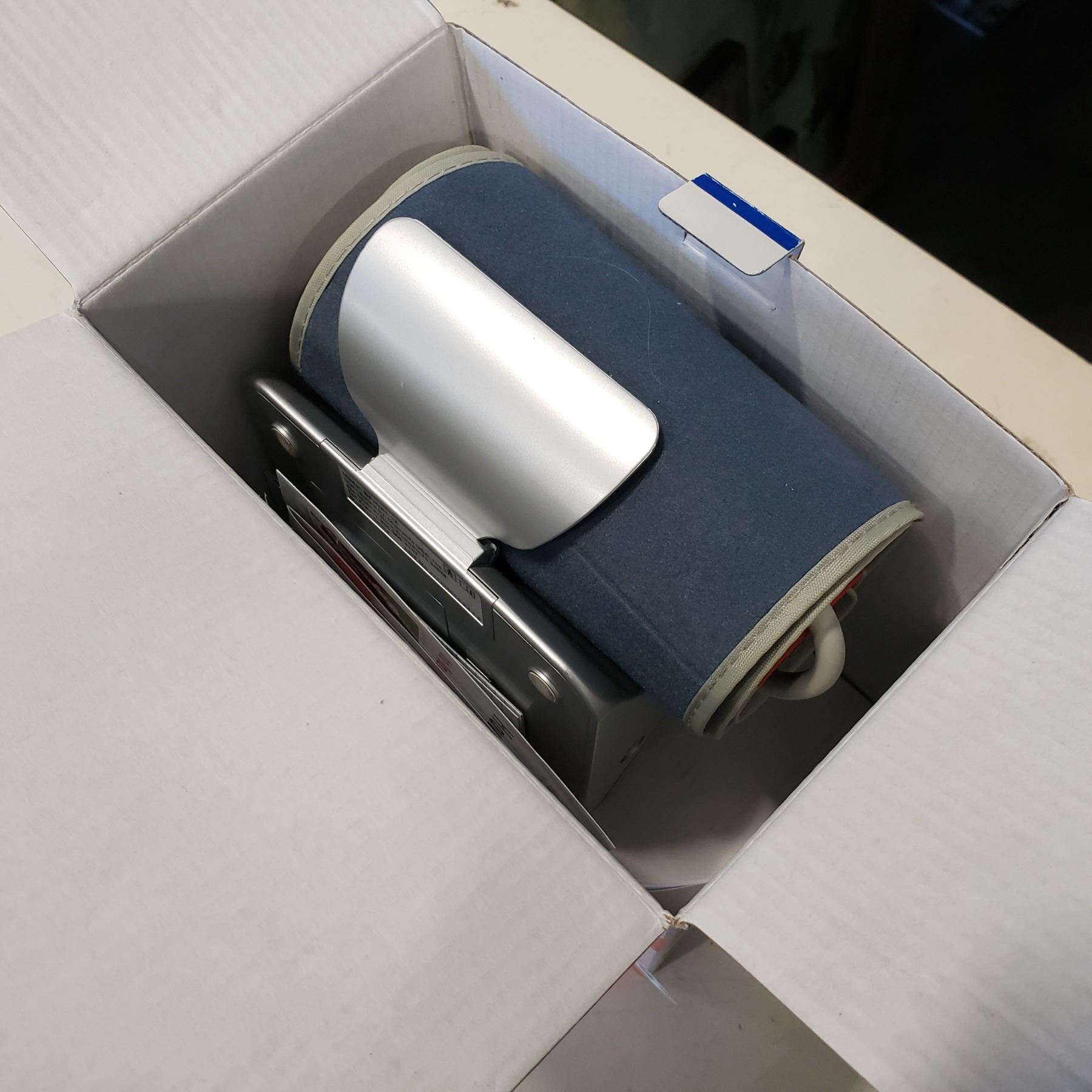 MICROLIFE DELUXE BLOOD PRESSURE MONITOR Big Valley Auction microlife-deluxe-blood-pressure-monitor-big-valley-auction