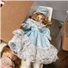 Image 3 : LOT OF COLLECTOR DOLLS