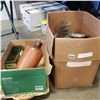 Image 1 : BOX OF DECOR, STONE BOOKENDS, STEIN HORSE FIGURE