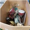 Image 3 : BOX OF DECOR, STONE BOOKENDS, STEIN HORSE FIGURE