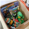 Image 1 : NINJA TURTLE COLLECTIBLES