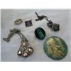 Image 2 : 3 TRAYS OF JEWELRY