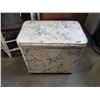 Image 2 : LAUNDRY HAMPER