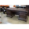 Image 1 : 7 DRAWER DOUBLE PEDESTAL DESK