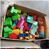 Image 2 : 2 BOXES OF DUPLO AND KITE
