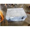 Image 2 : METAL TRUNK