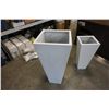 Image 3 : 2 LARGE WHITE PLANTERS