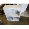 Image 2 : WHITE DECORATIVE WALL SHELF