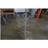 Image 3 : 2 RETAIL DISPLAY HAT RACKS
