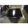 Image 2 : STONE TOP BLACK MESH DOOR STAND