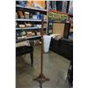 Image 1 : 2 VINTAGE WOOD COAT TRESS