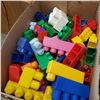 Image 2 : 2 BOXES MEGA BLOKS