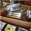 Image 3 : BOX OF VINTAGE COLLECTIBLES AND 2 WICKER BASKETS AND BASEBALL CARDS