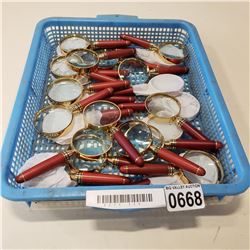 TRAY OF NEW MAGNIFYING GLASSES