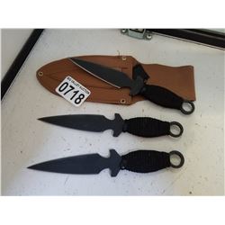 3 THROWING KNIVES IN SHEATH