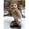 Image 2 : DECOR DEN OWL FIGURE AND COPPER VASE