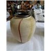 Image 2 : 2 WEST GERMAN VASES