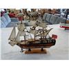 Image 2 : 3 VINTAGE SMALL MODEL SHIPS