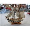 Image 3 : 3 VINTAGE SMALL MODEL SHIPS
