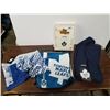 Image 1 : TORONTO MAPLE LEAFS LOT INCLUDING NEW SWEATPANTS, BOXER SHORTS, CARRY BAG AND JERSEY HANGER