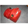 Image 2 : 2 Plastic Gas Cans