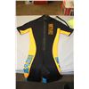 Image 5 : 2 Wetsuits (Adult Medium and Kids XXS) and Display Balls