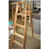 Image 3 : Wooden Ladder 5FT