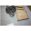 Image 5 : Vintage Cabbage Slicer, Egg Beater and String Holder
