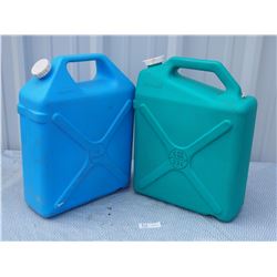 Reliance 4 & 6 Gallon Plastic Water Cans
