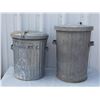 Image 1 : 2 Garbage Cans with Lids