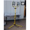 Image 2 : Halogen Construction Work Light with Extendable Folding Leg Stand and 1 extra bulb